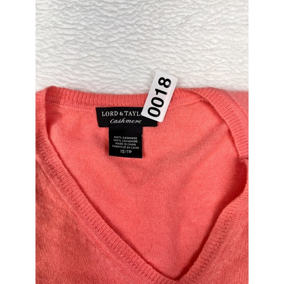 Lord & Taylor 100% Cashmere Womens V-Neck Sweater XS Peach Luxury Pullover - Picture 6 of 6